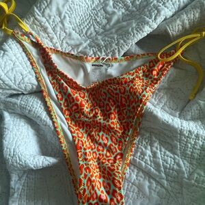 Bright swimwear bikini bottoms size L